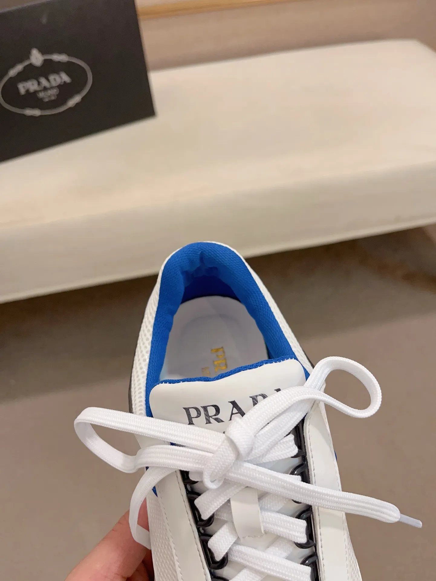 Men's shoes 💰 462💰🇮🇹🇮🇹PRADA (Prada) top 🔍🔍 new models are on sale at the same time at the counter, uppers 🇮🇹 Italian imported first-layer cowhide fabric Fully imported genuine leather lining 💪💪, completely 1⃣️ to 1⃣️ replica 🇮🇹💪💪, ⚠ sole: original sole provided by the original factory, exclusive movable molded foam outsole super comfortable, ⚠ original factory follow-up, 🔍🔍 high quality, you can go in and out of the counter at will, welcome to compare⚠. Code number: 38-44 (45.46 is custom-made and cannot be returned or exchanged)